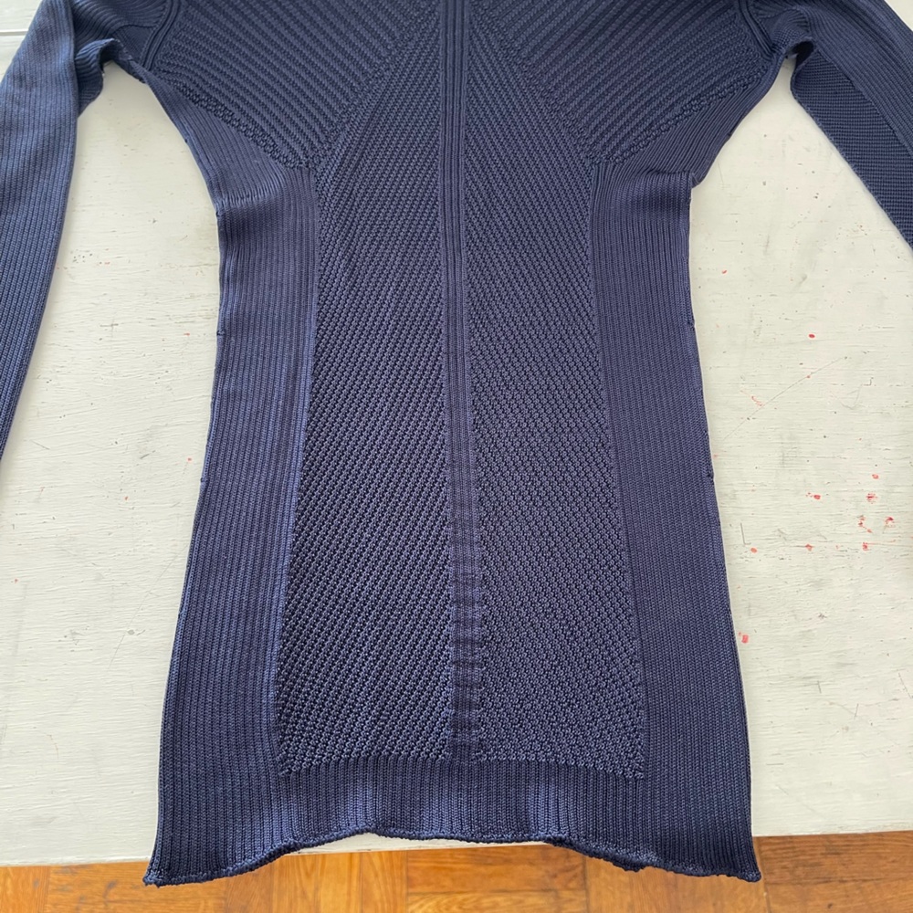 Beautiful slinky knit sweater top size: XS/S